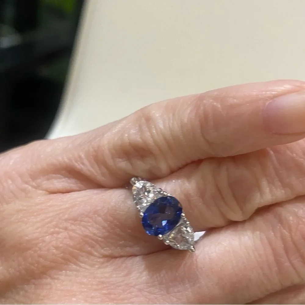 Avon Nataliya V. Collister Sterling silver ring with sapphire style stone size 5